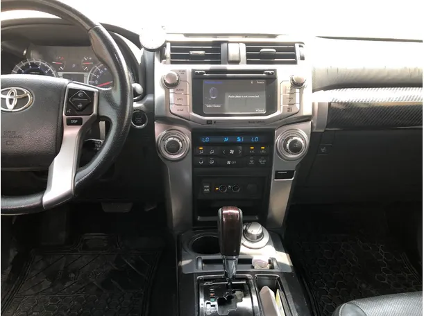 Car image 17