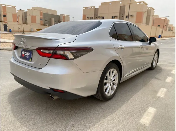Car image 5