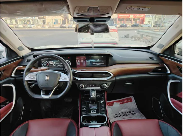 Car image 19