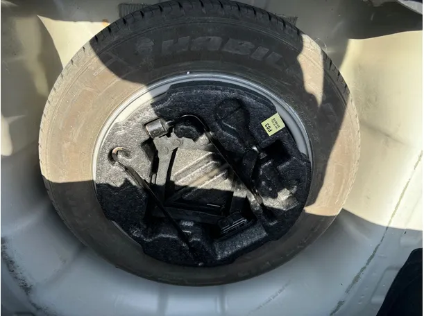 Car image 23