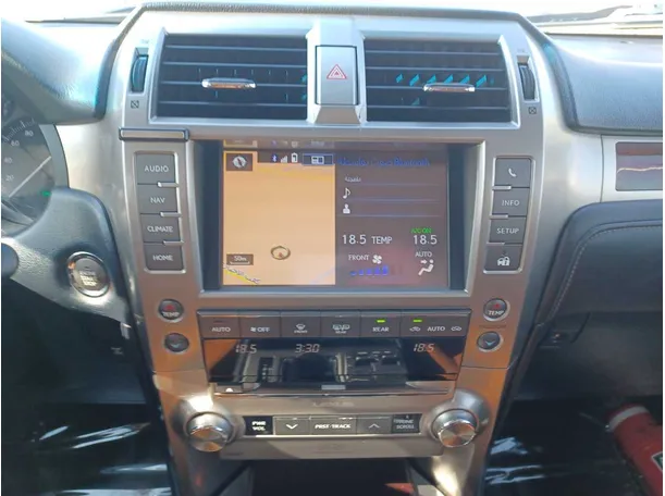 Car image 19