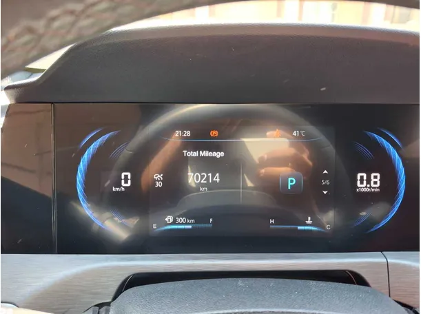 Car image 18