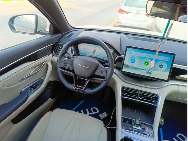 Car image 25