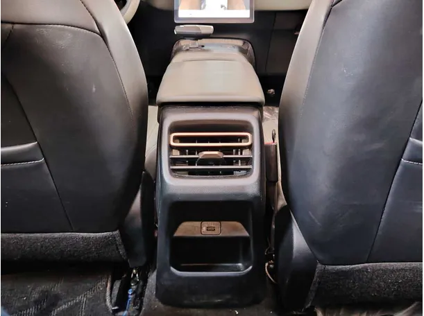 Car image 31