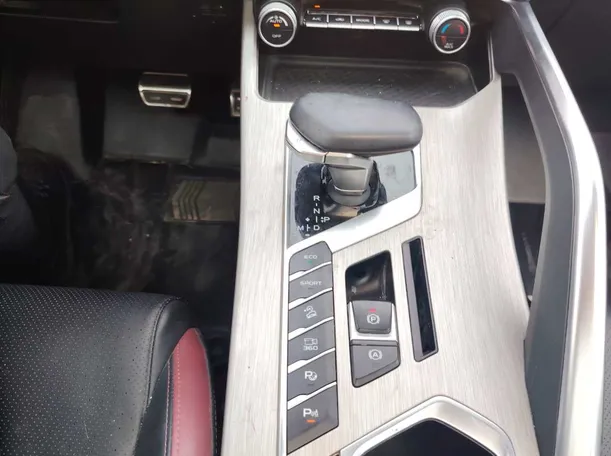 Car image 20