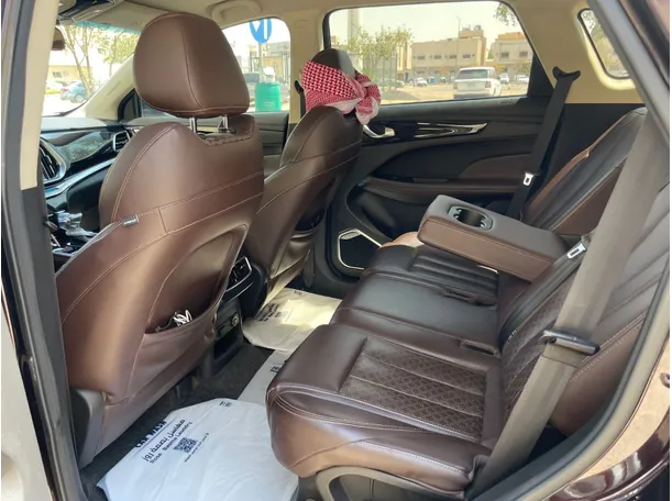 Car image 17
