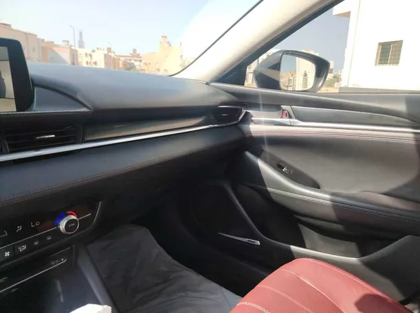 Car image 22