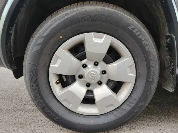 Car image 10