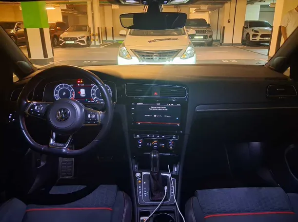 Car image 15