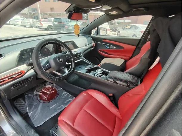 Car image 11