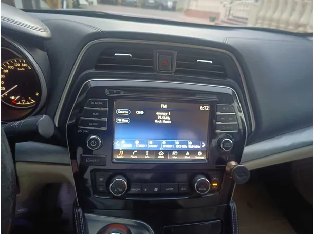 Car image 23