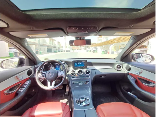 Car image 14