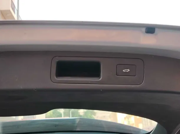 Car image 37