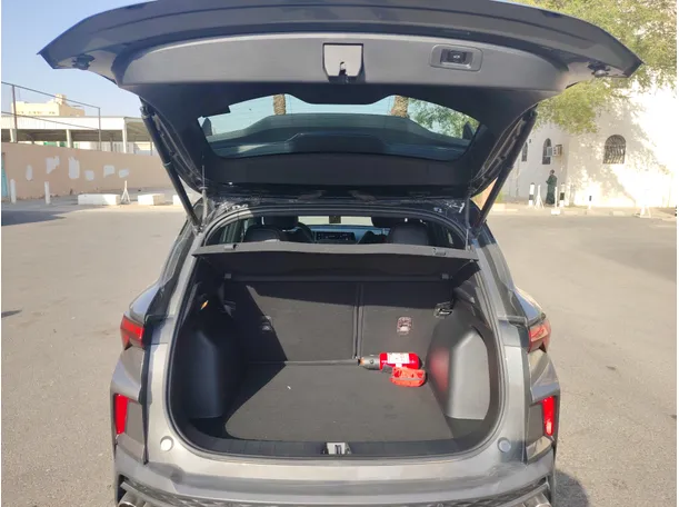 Car image 26