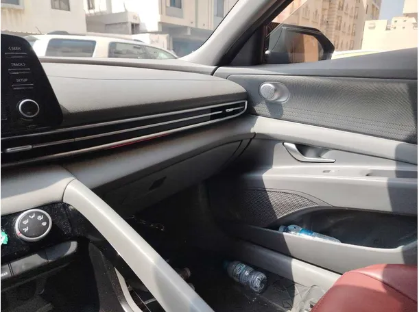 Car image 33