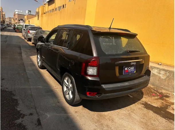 Car image 6