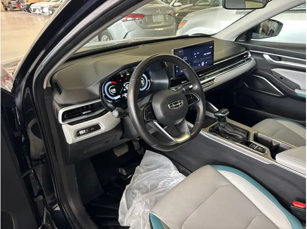 Car image 15