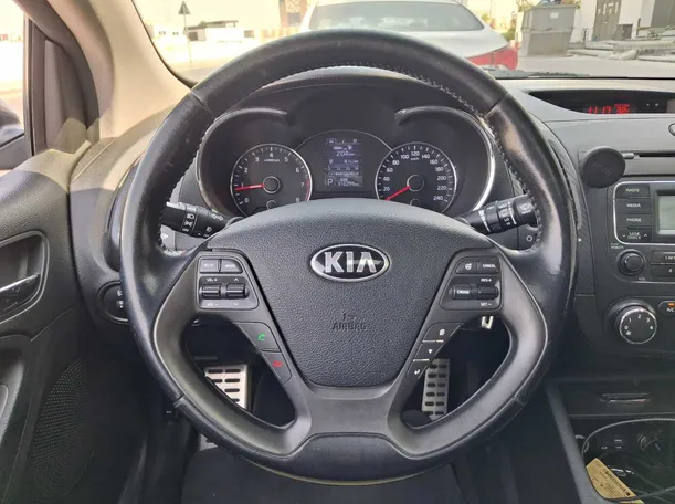 Car image 18
