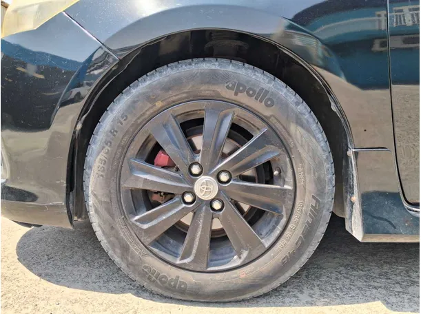 Car image 9