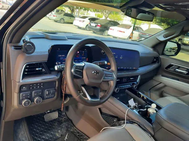 Car image 11