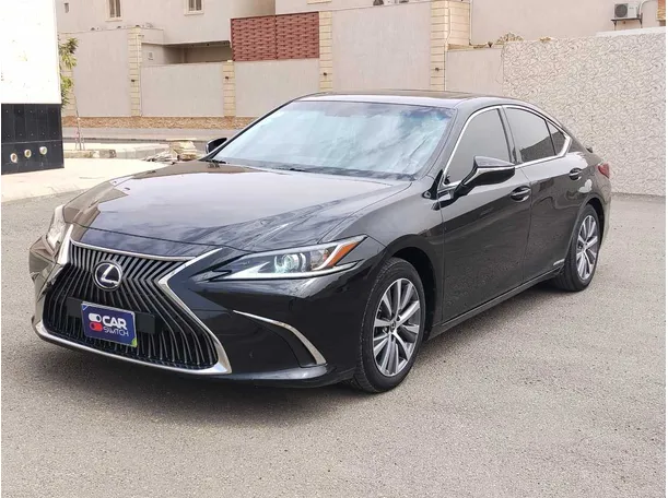 2020 Lexus ES300h in KSA