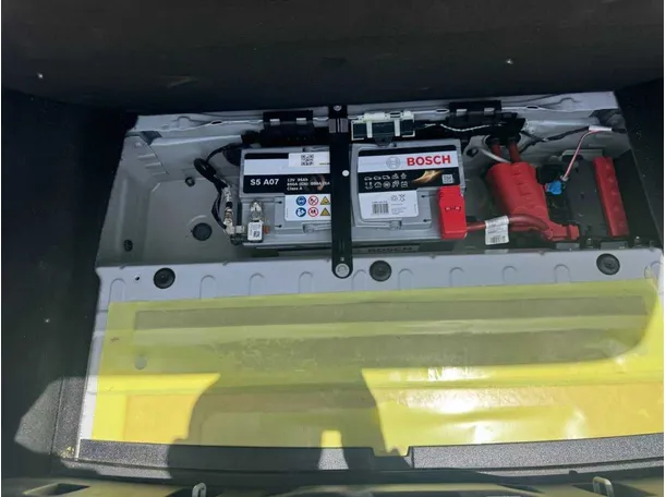 Car image 21
