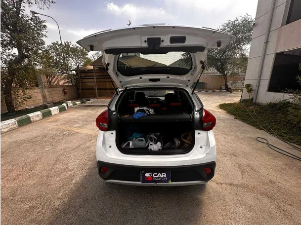 Car image 22