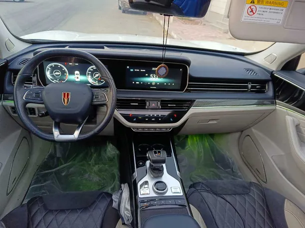 Car image 19