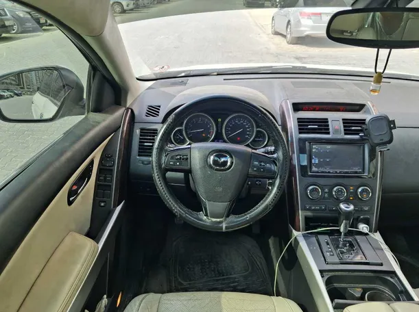 Car image 18