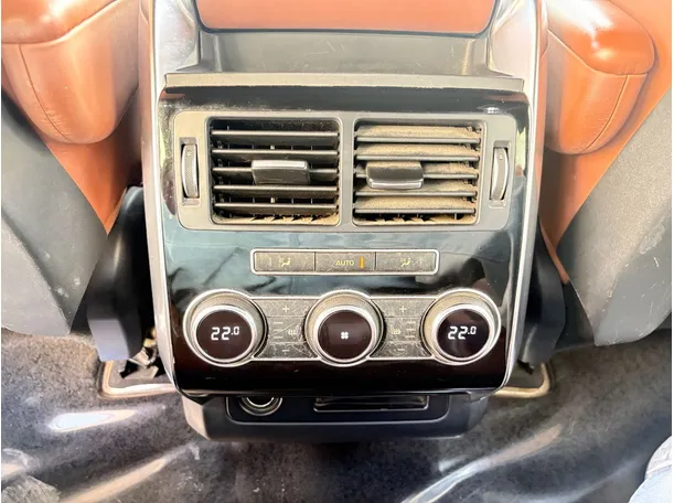Car image 29
