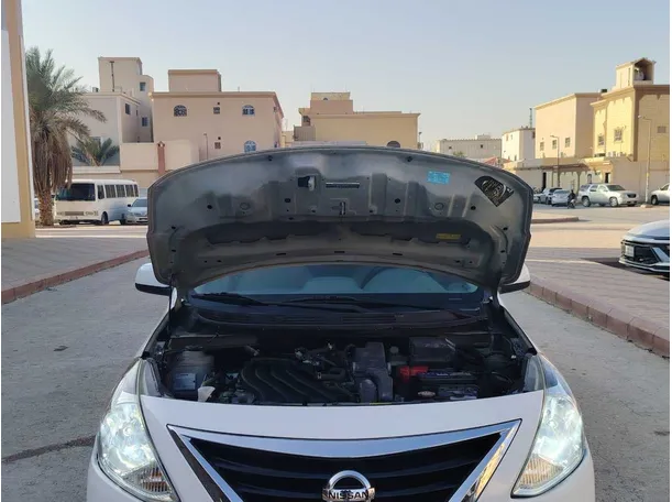 Car image 30