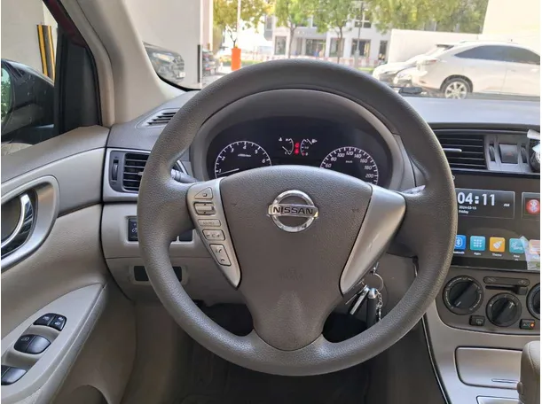 Car image 19