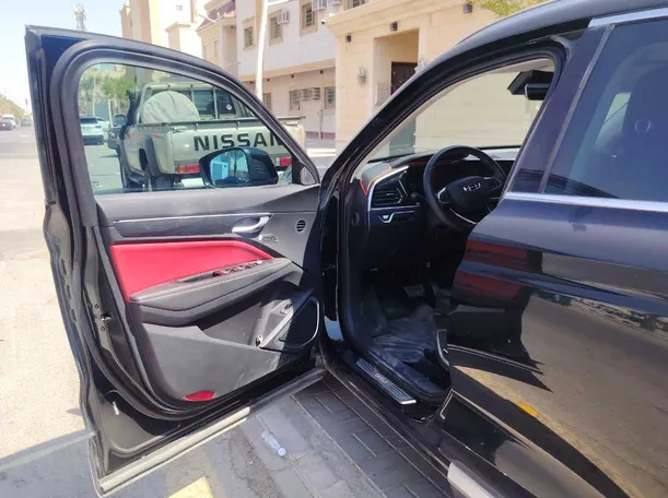 Car image 11