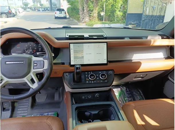 Car image 17