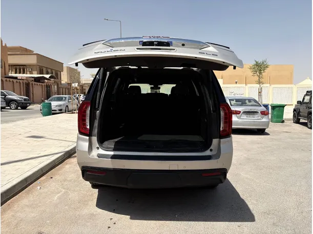 Car image 23
