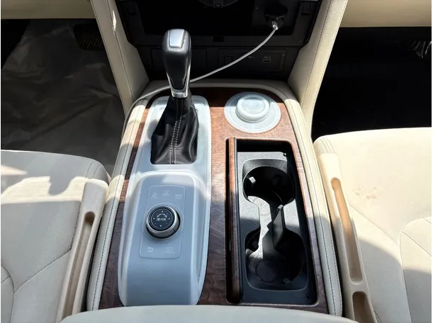 Car image 24