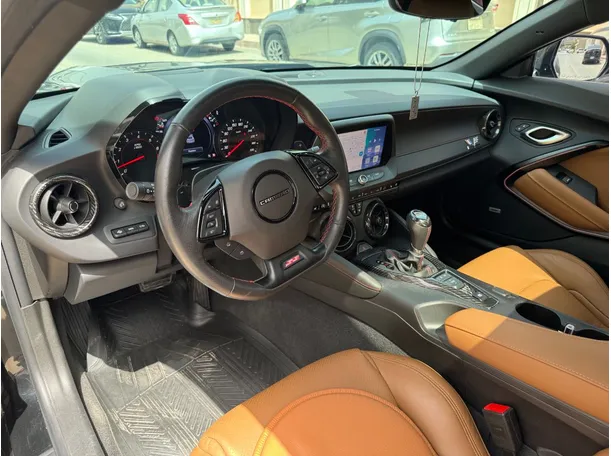 Car image 12