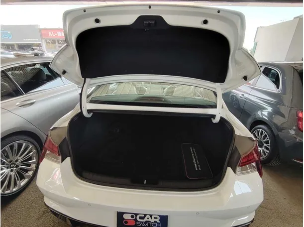 Car image 32
