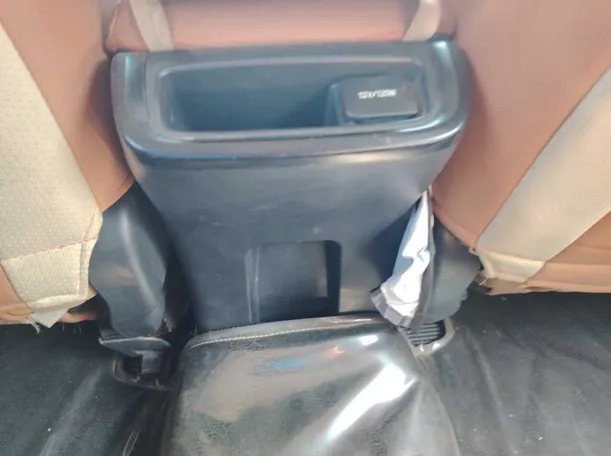 Car image 26