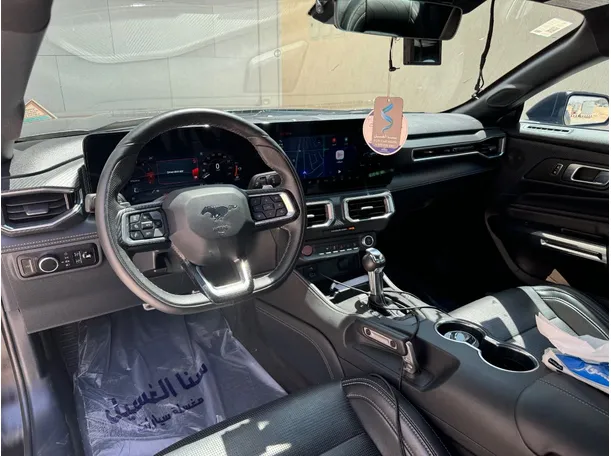Car image 13