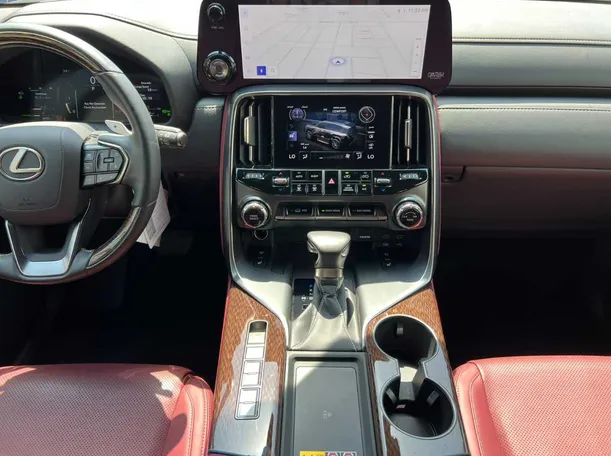 Car image 18