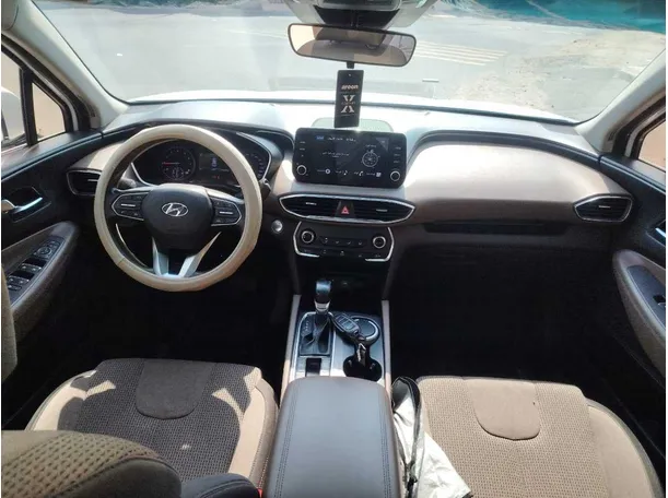 Car image 20