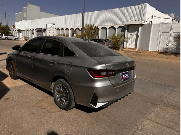 Car image 7