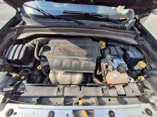 Car image 19