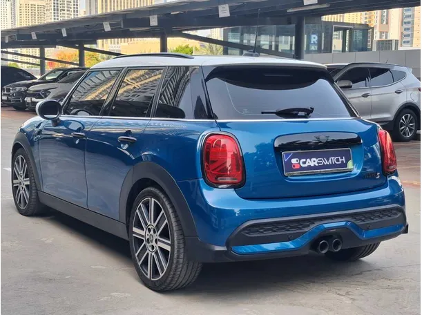 Car image 5