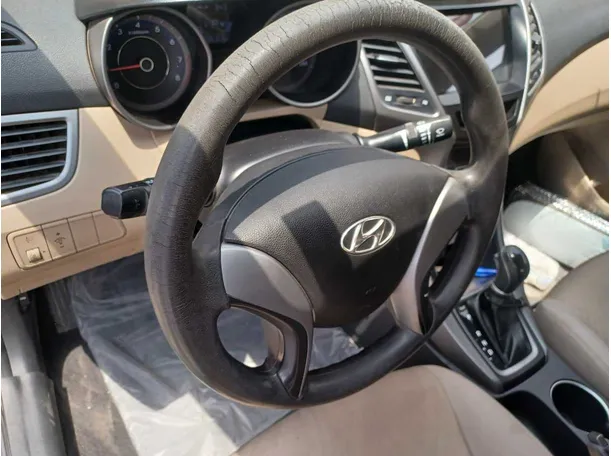 Car image 19