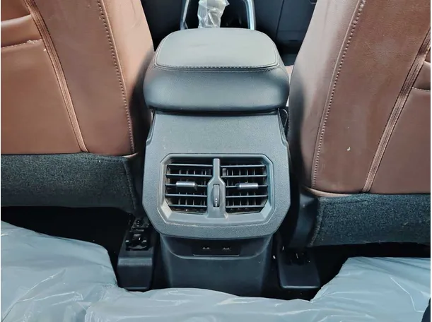 Car image 29