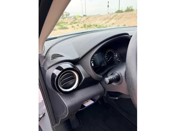 Car image 28
