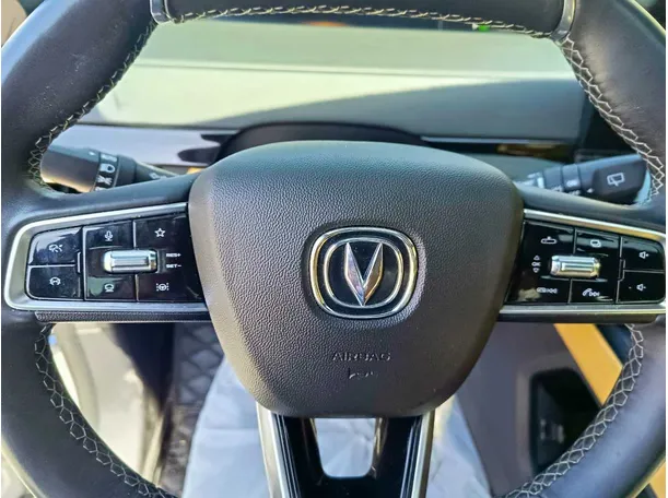 Car image 28