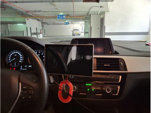 Car image 15